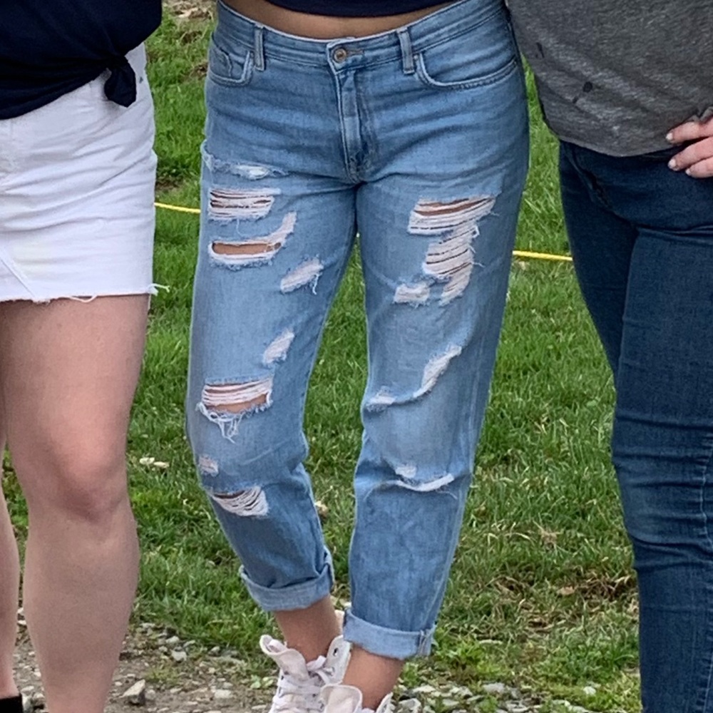 Light-wash Ripped Boyfriend Jeans